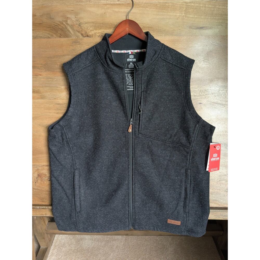 NWT Sherpa Adventure Gear Namgyal Vest Mens XL Black Sleeveless Full Zip SM16015